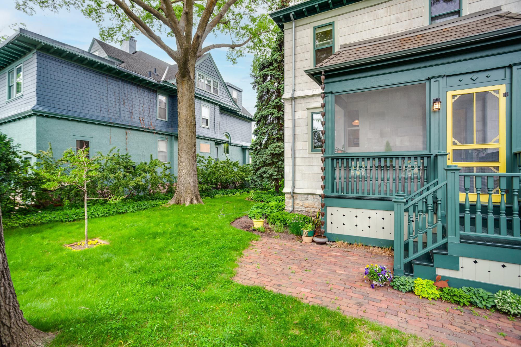 2301 Aldrich Avenue S