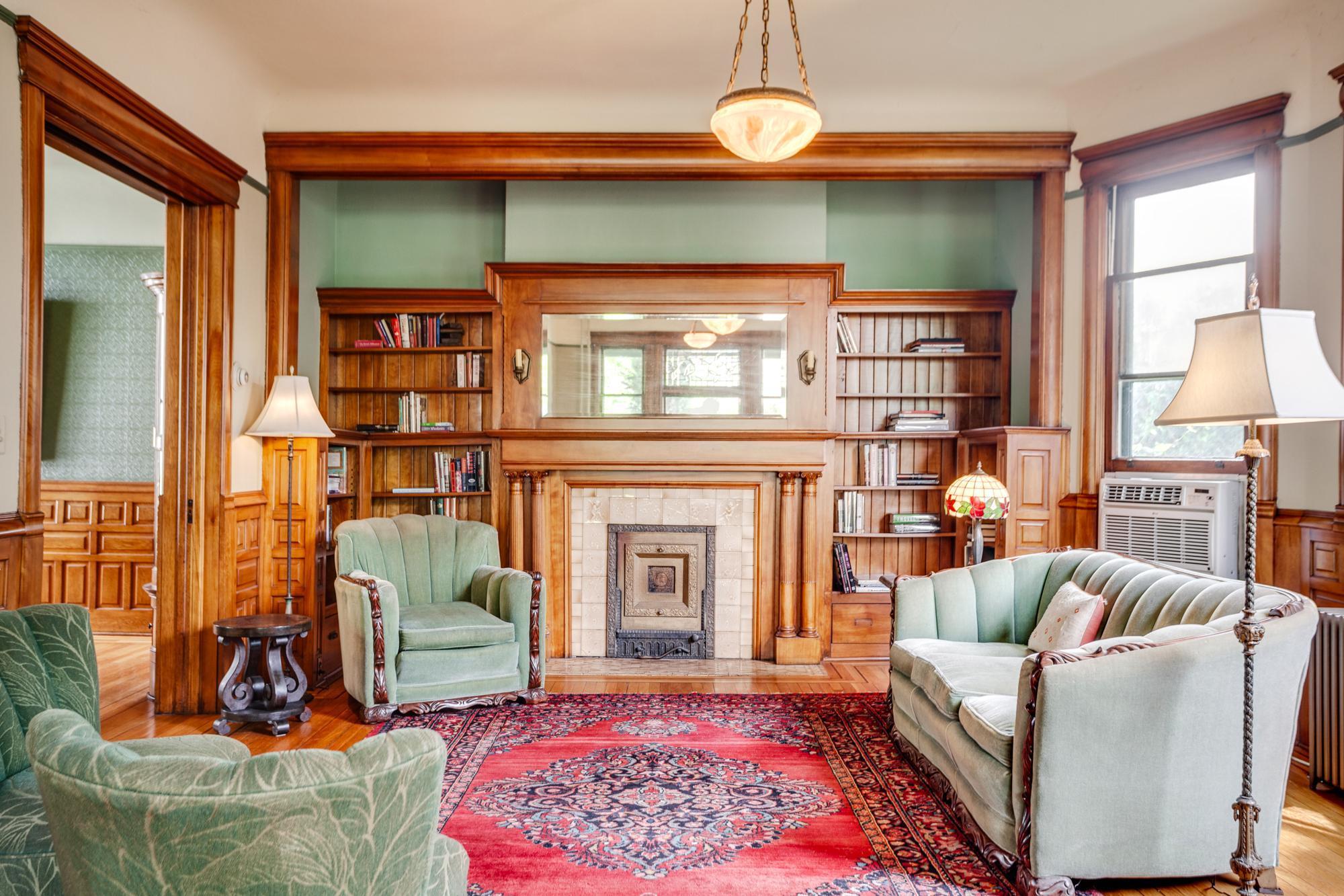 2301 Aldrich Avenue S