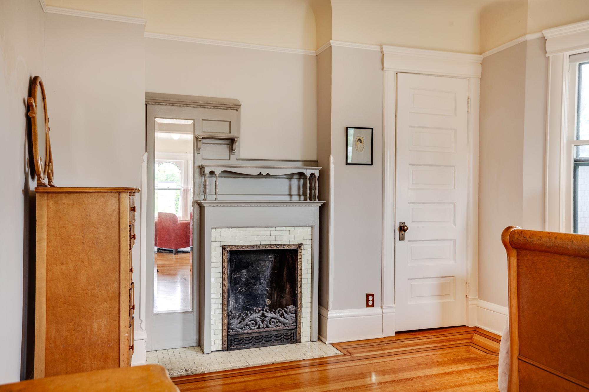 2301 Aldrich Avenue S