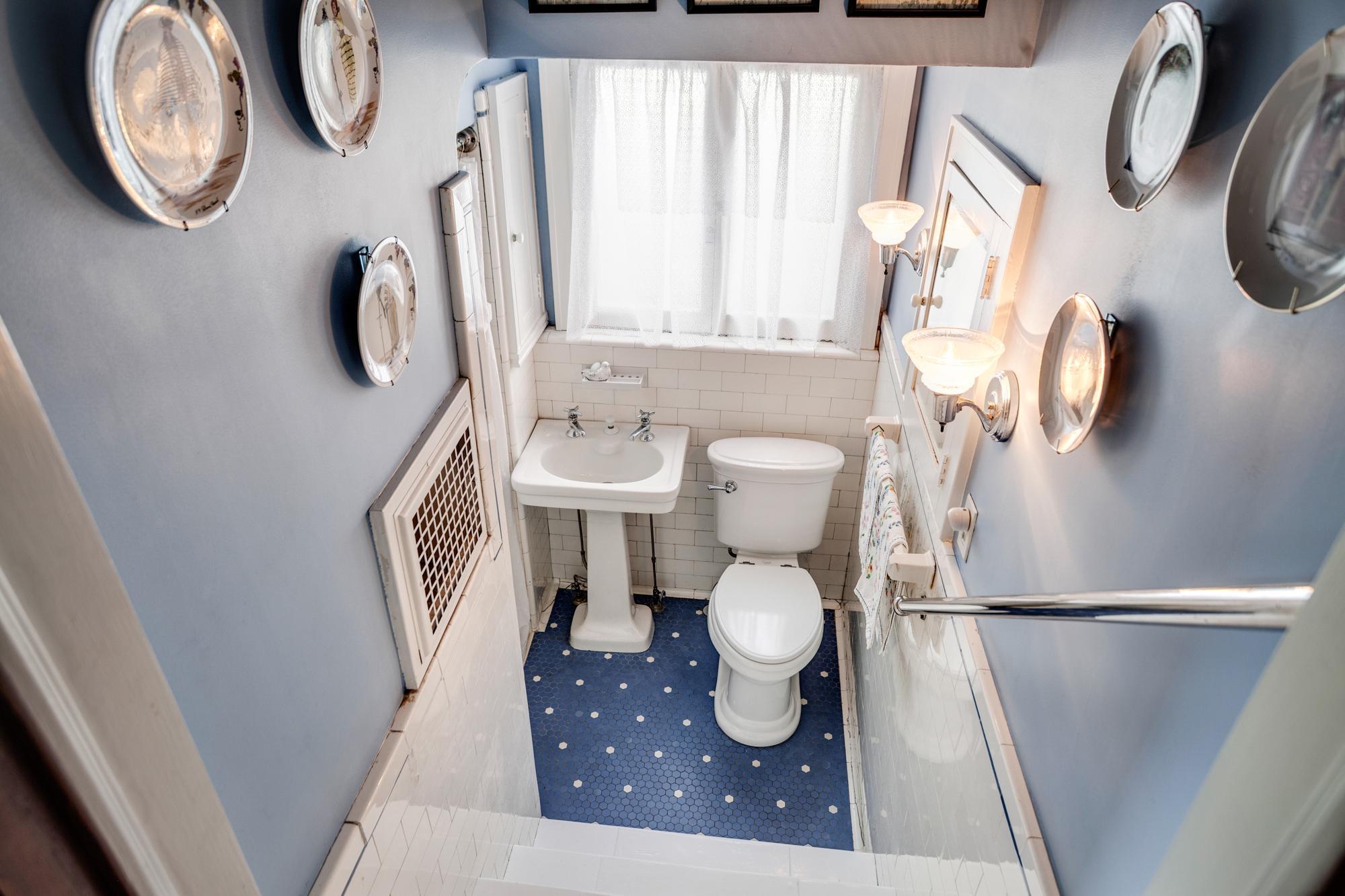 2301 Aldrich Avenue S