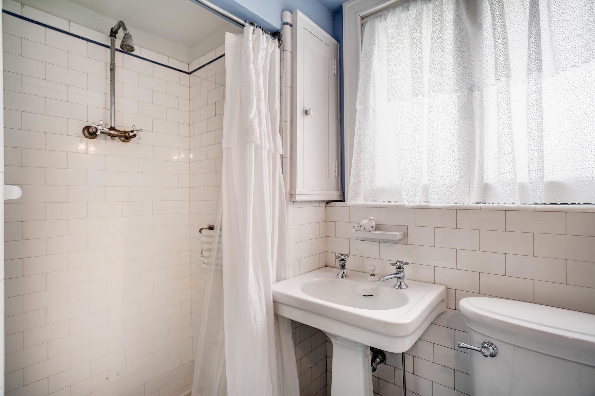 2301 Aldrich Avenue S