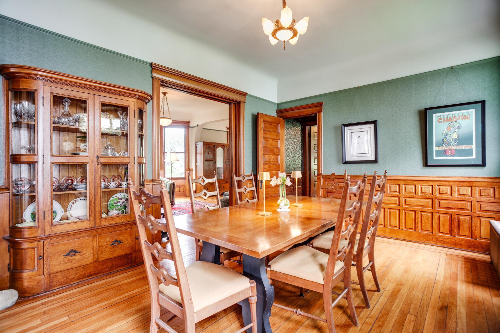 2301 Aldrich Avenue S