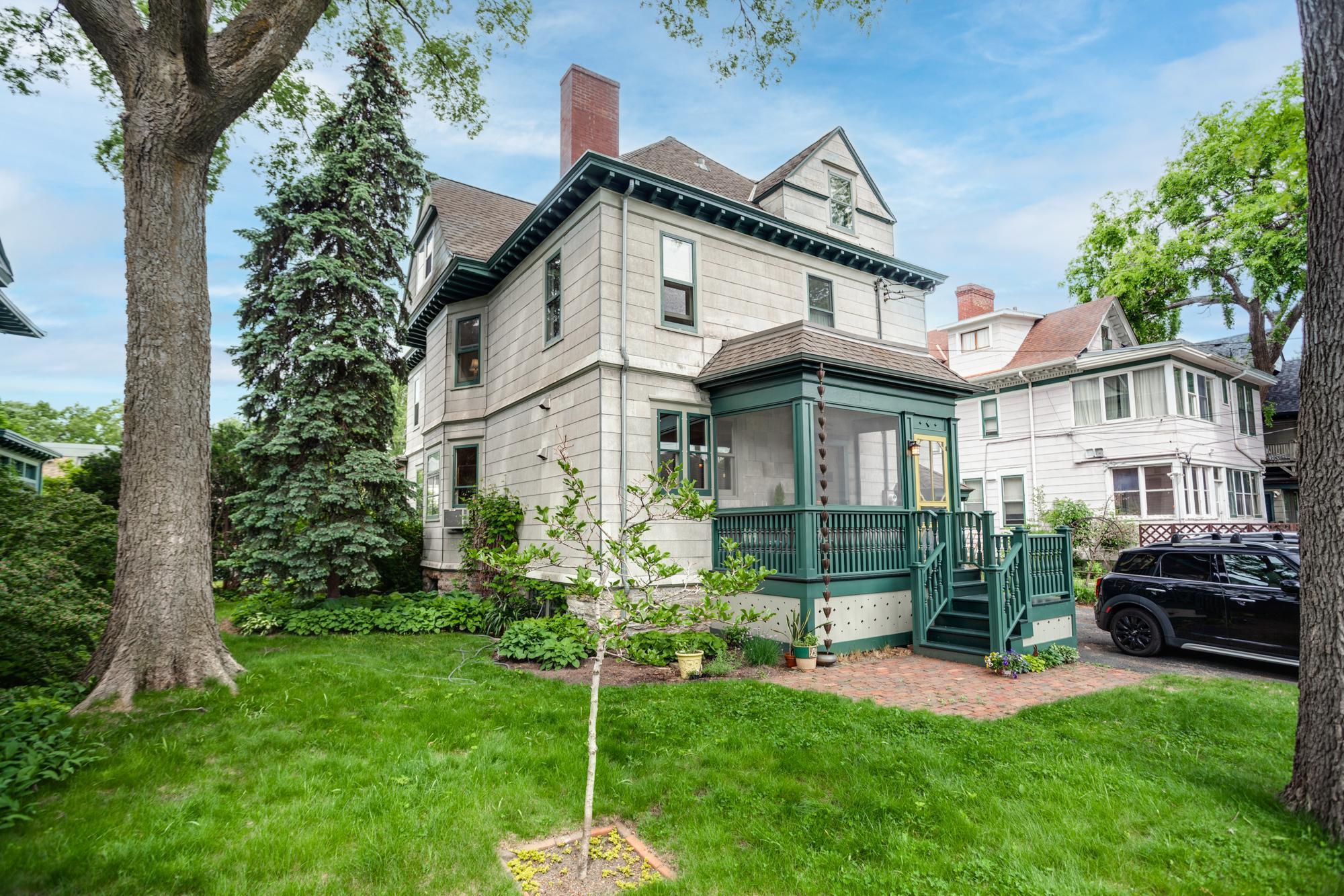 2301 Aldrich Avenue S