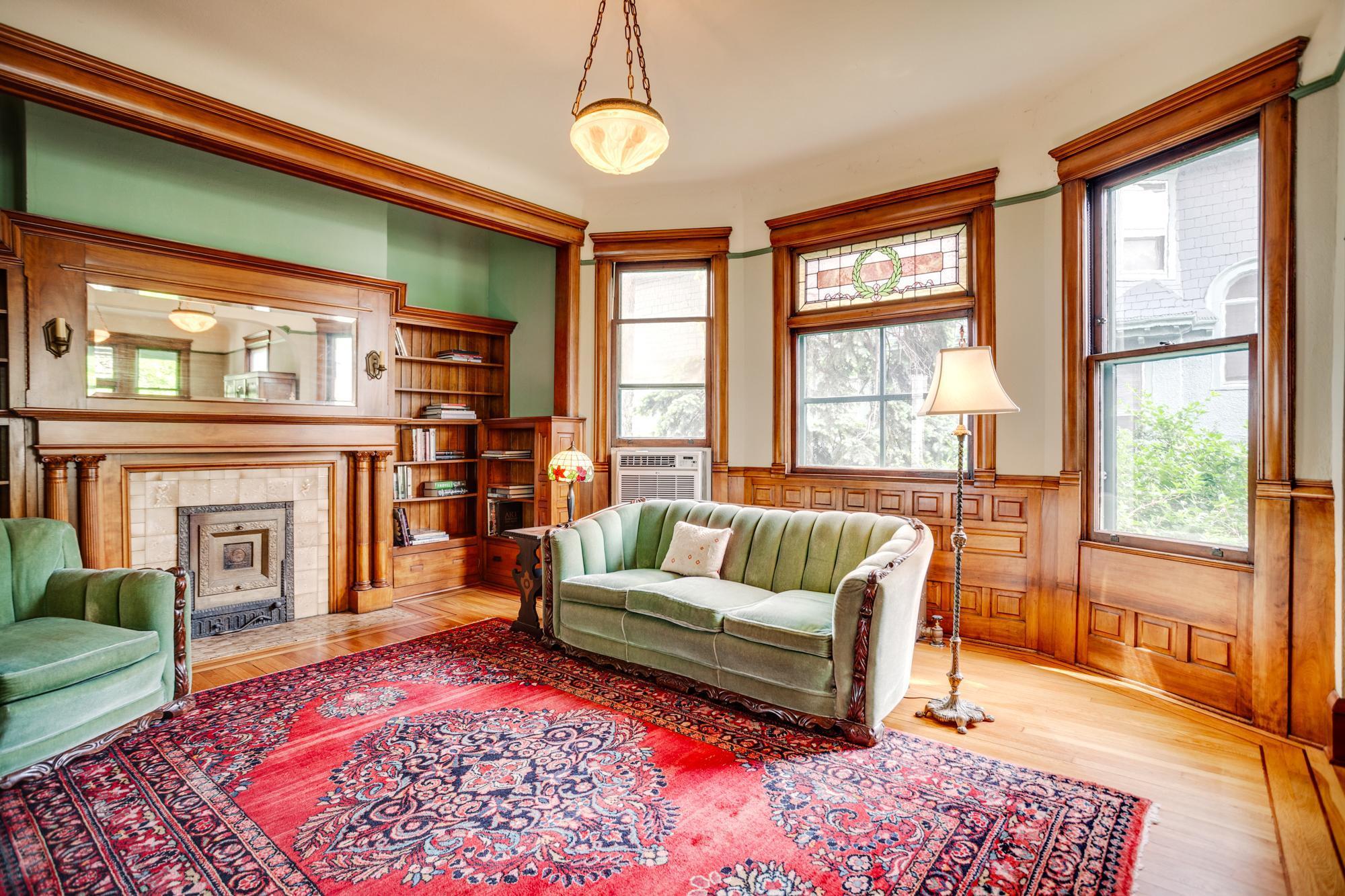 2301 Aldrich Avenue S