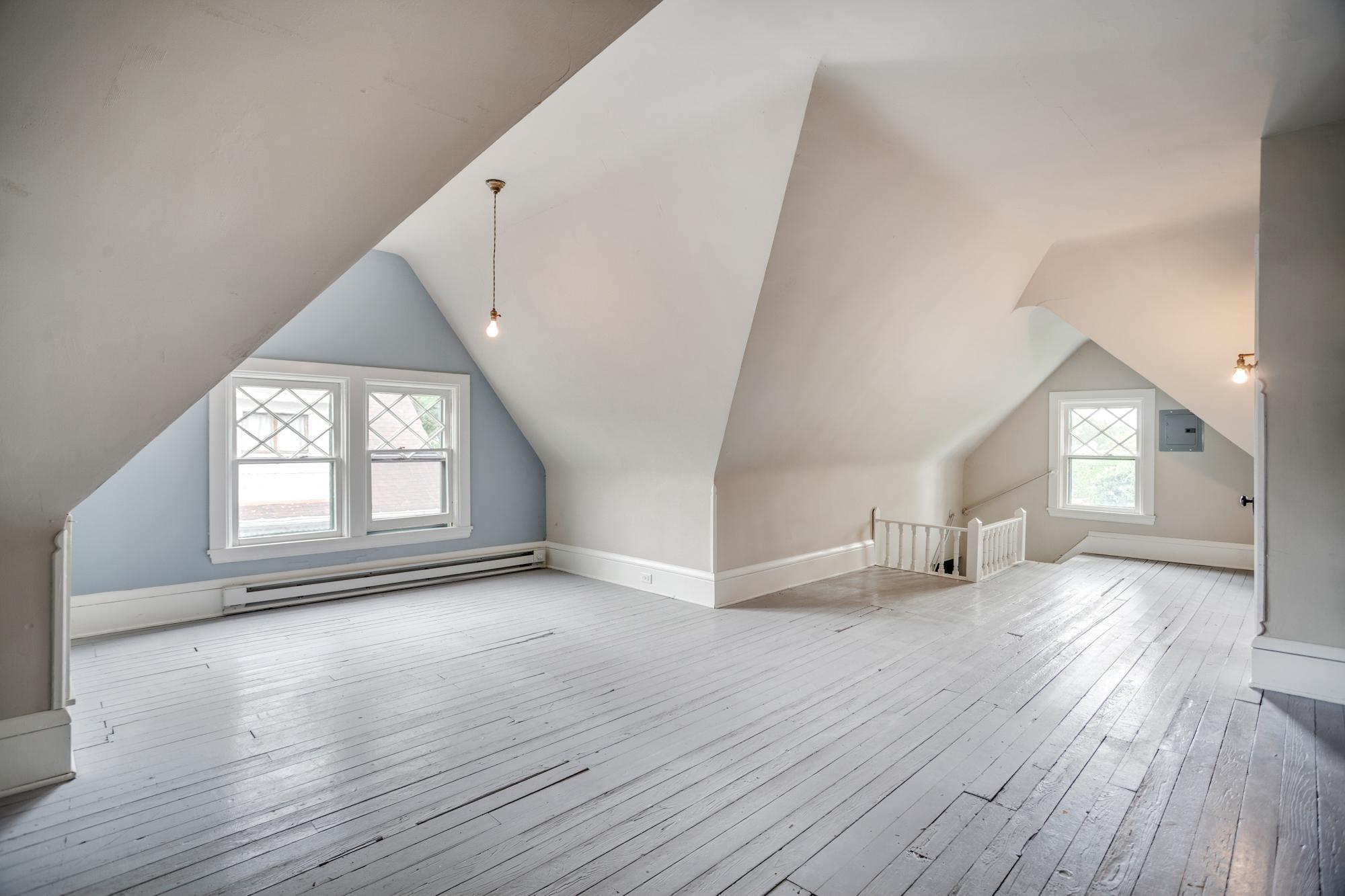 2301 Aldrich Avenue S