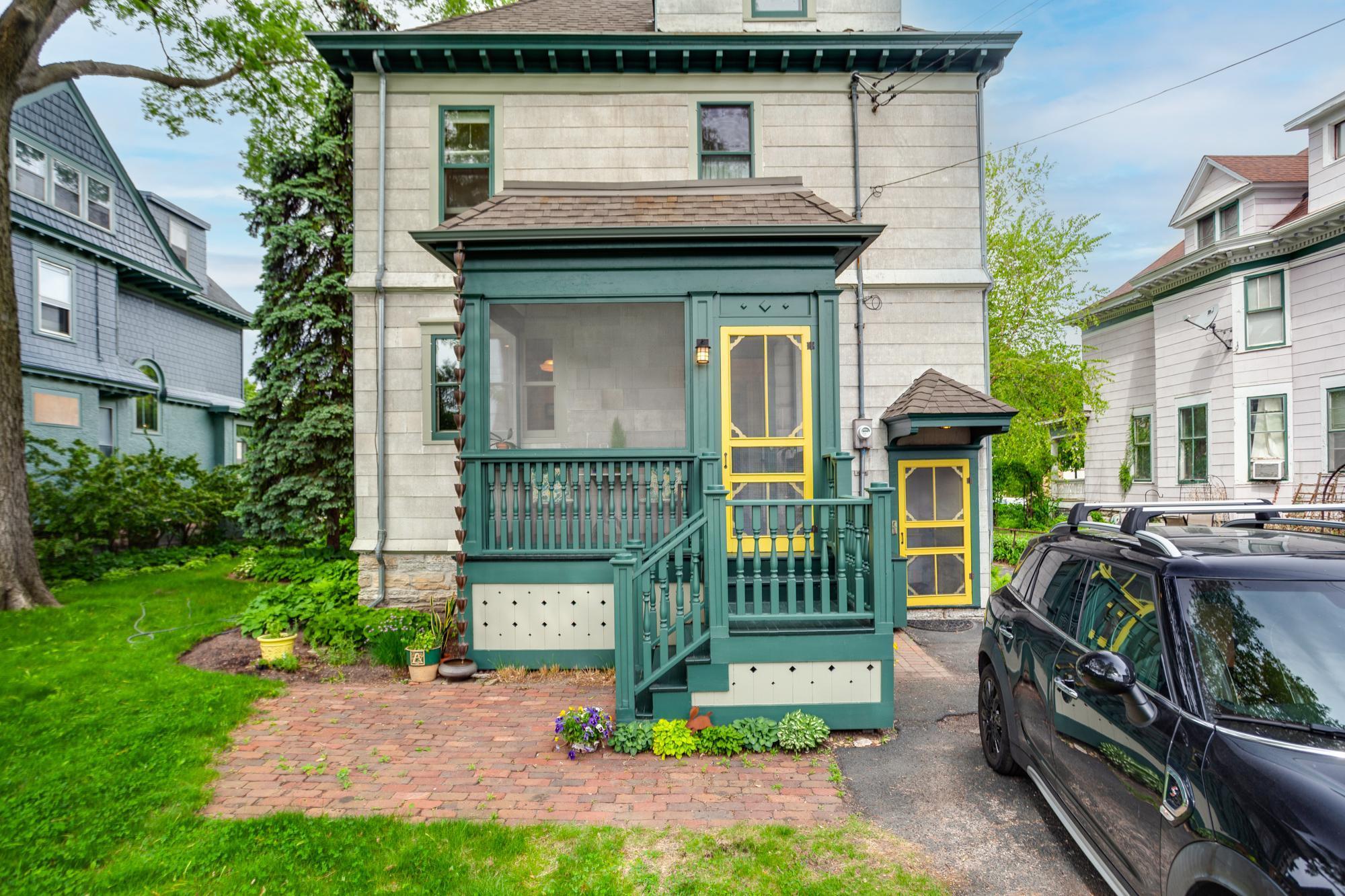 2301 Aldrich Avenue S