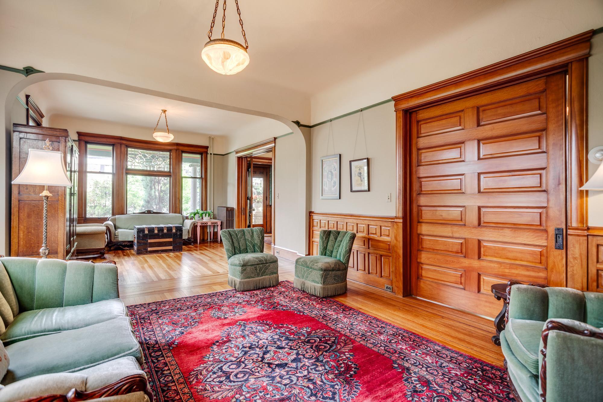 2301 Aldrich Avenue S