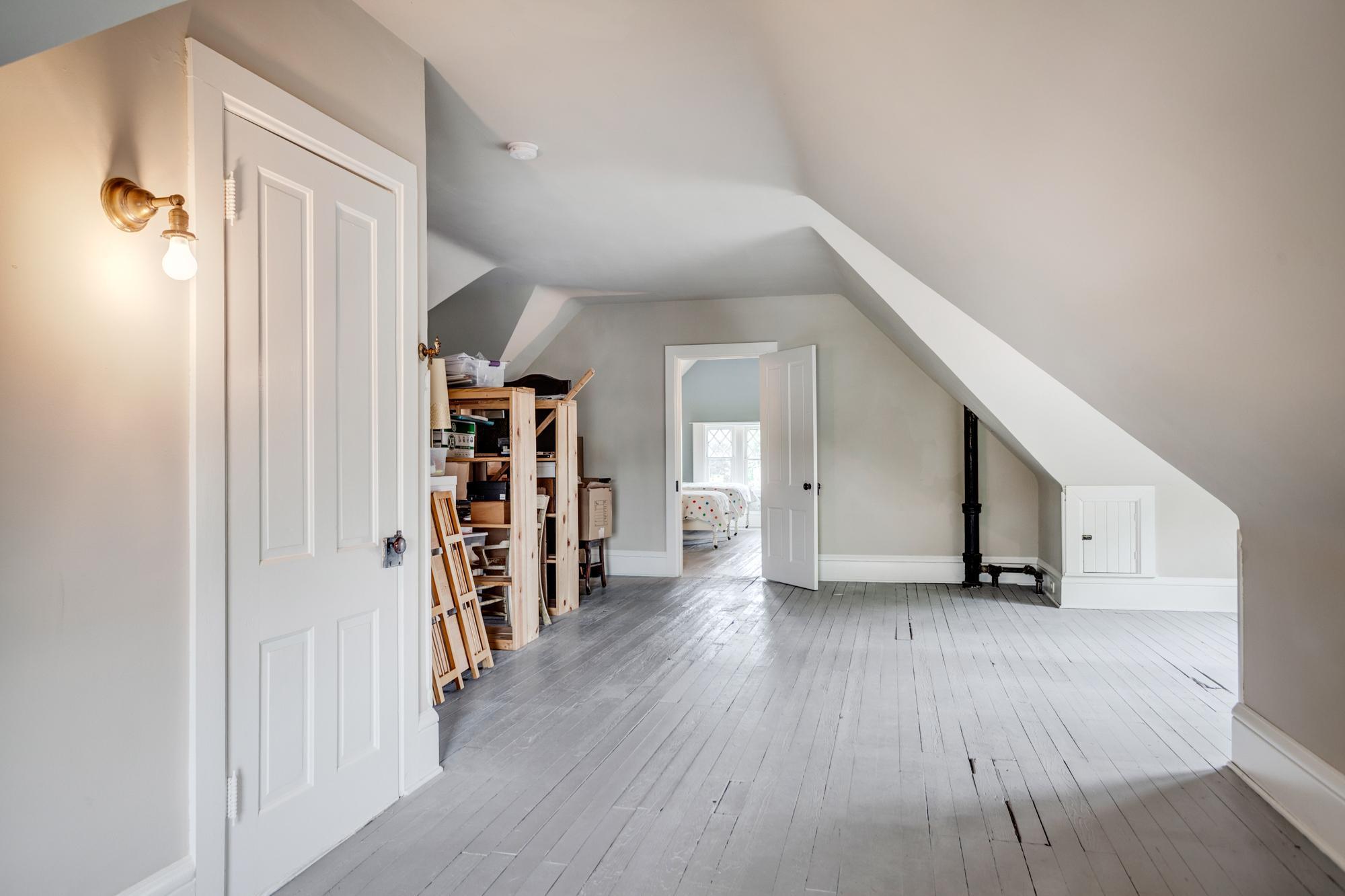 2301 Aldrich Avenue S