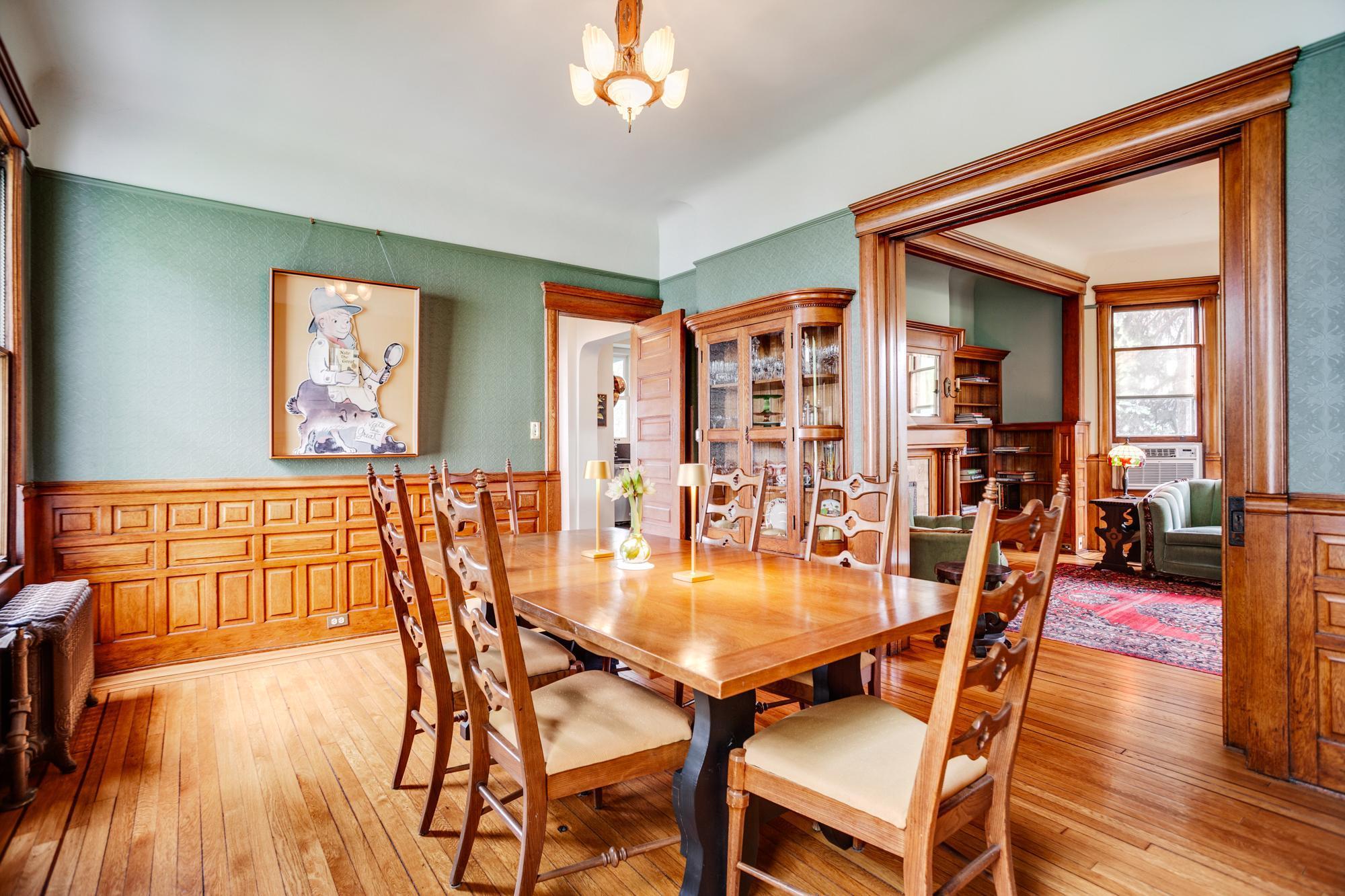 2301 Aldrich Avenue S