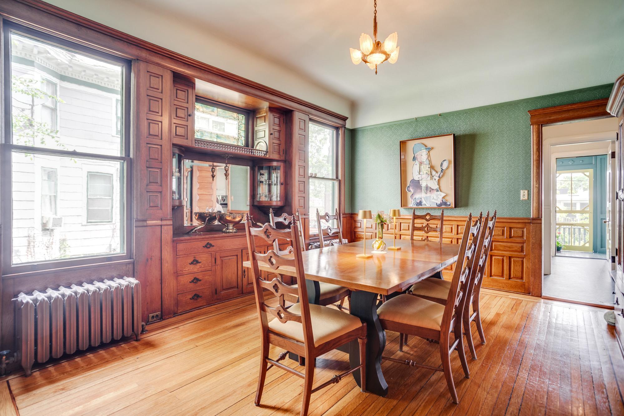 2301 Aldrich Avenue S