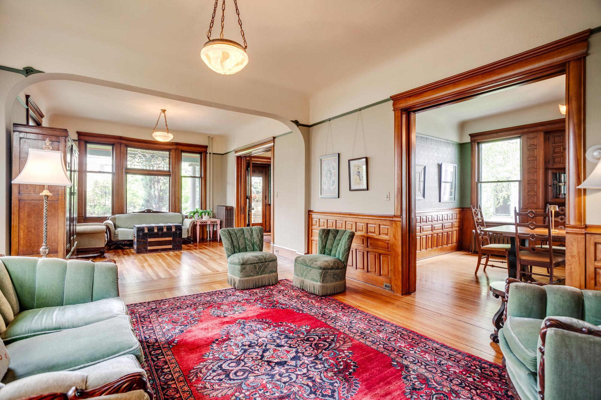 2301 Aldrich Avenue S