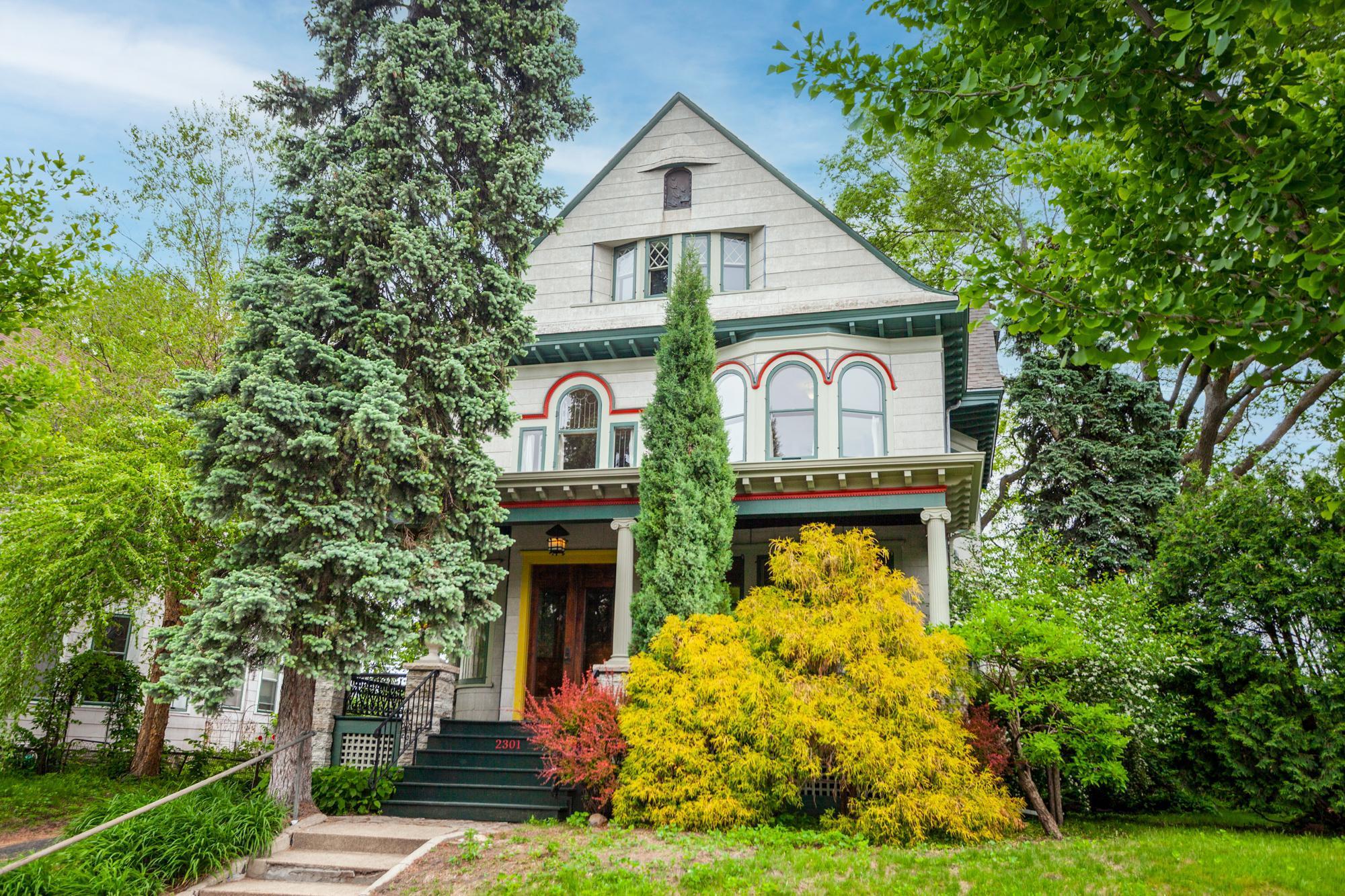 2301 Aldrich Avenue S