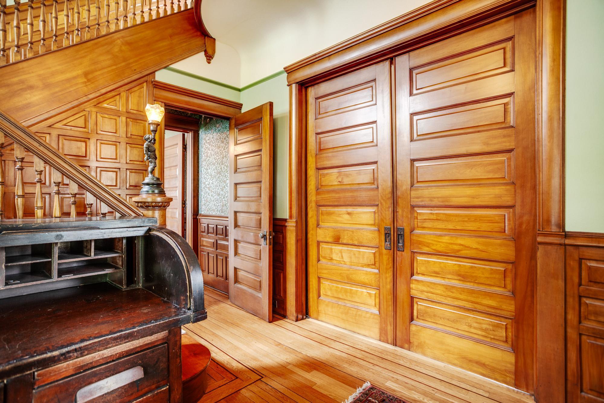 2301 Aldrich Avenue S