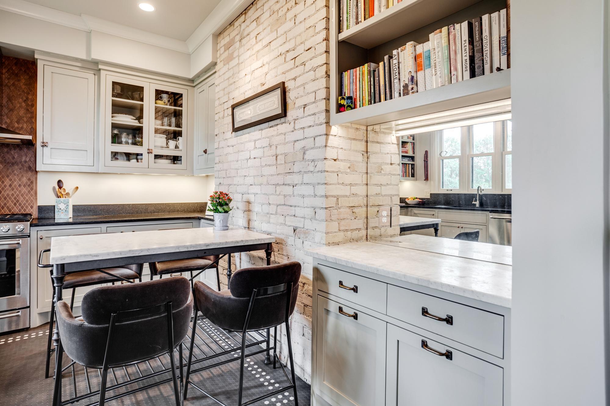 2301 Aldrich Avenue S