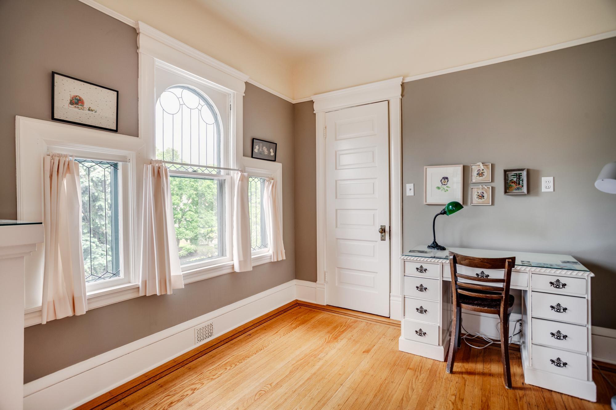 2301 Aldrich Avenue S