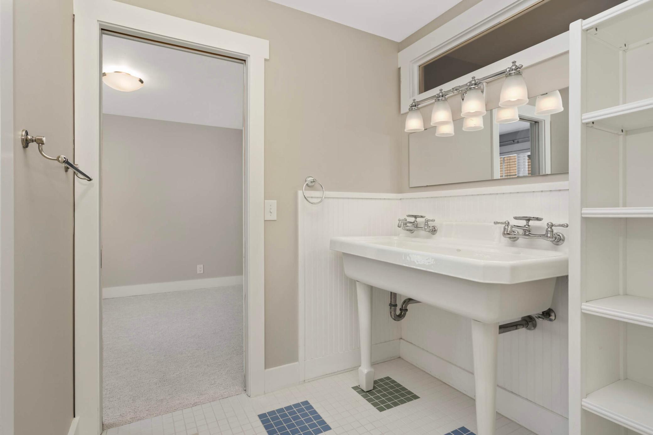 1241 Cedar Lake Road S