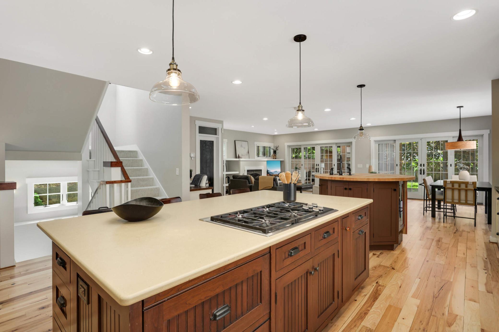 1241 Cedar Lake Road S