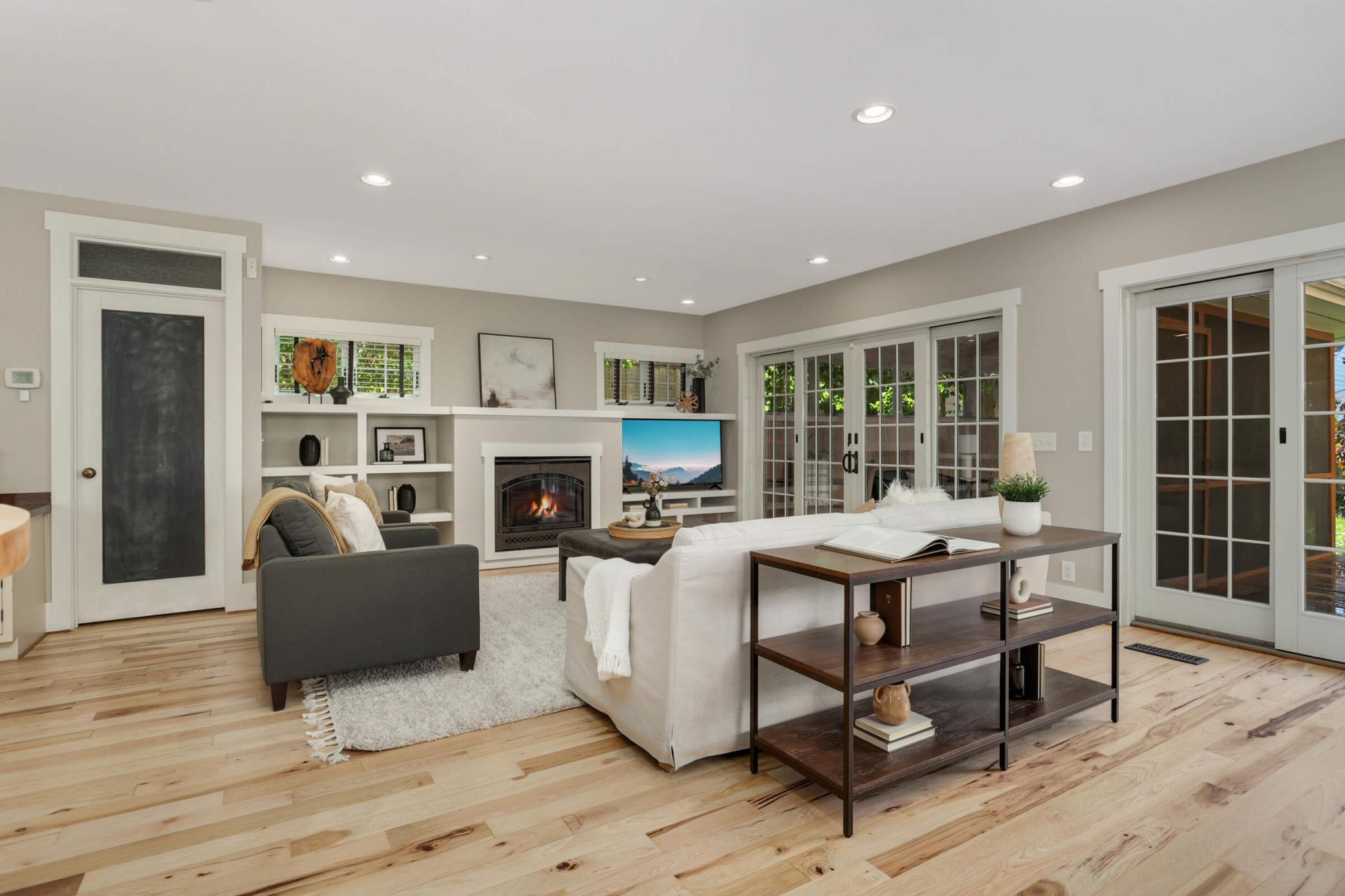 1241 Cedar Lake Road S