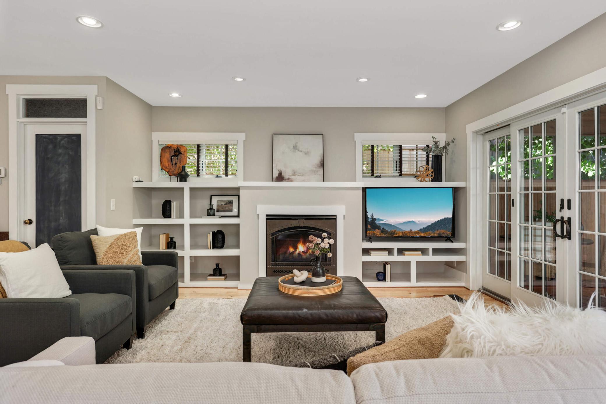 1241 Cedar Lake Road S