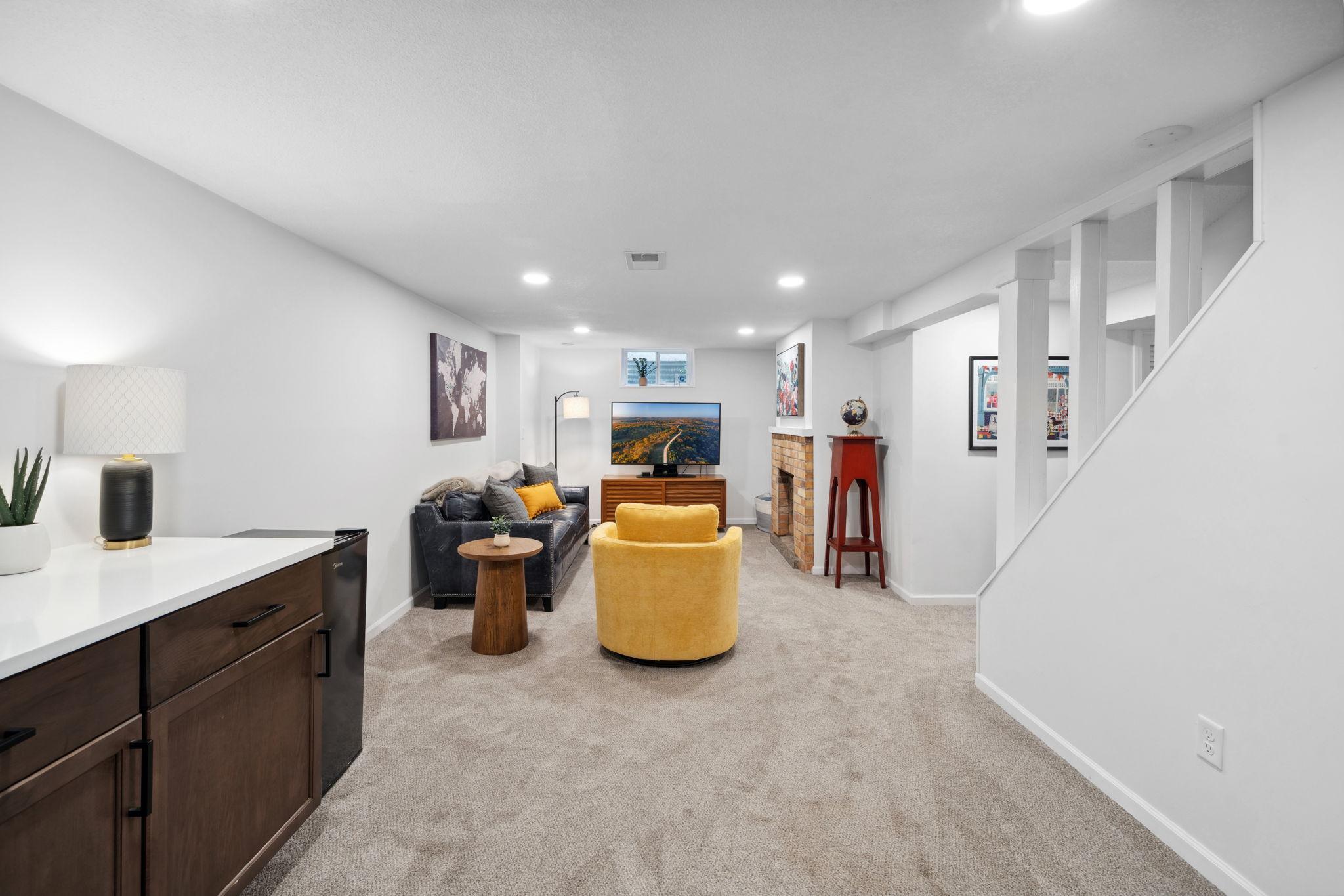 869 Kenneth Street