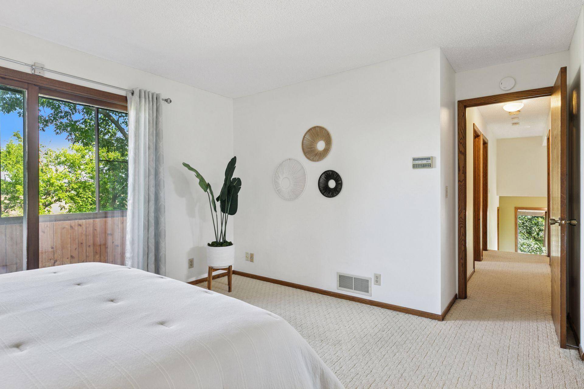 4500 Chatsworth Street N