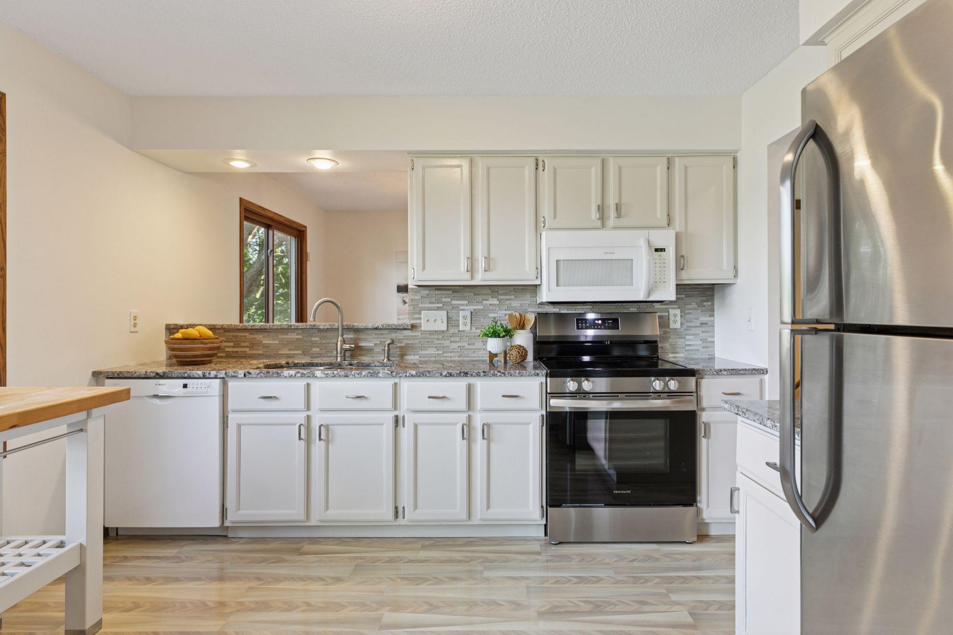 4500 Chatsworth Street N