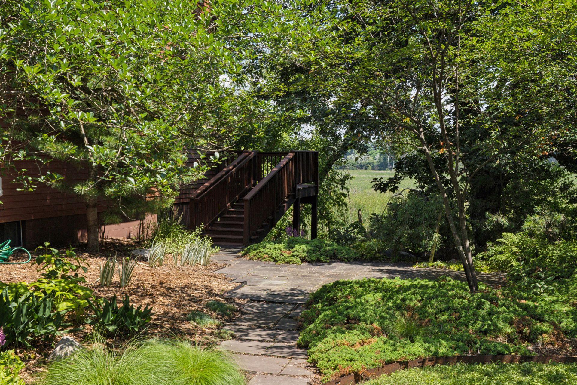 4500 Chatsworth Street N