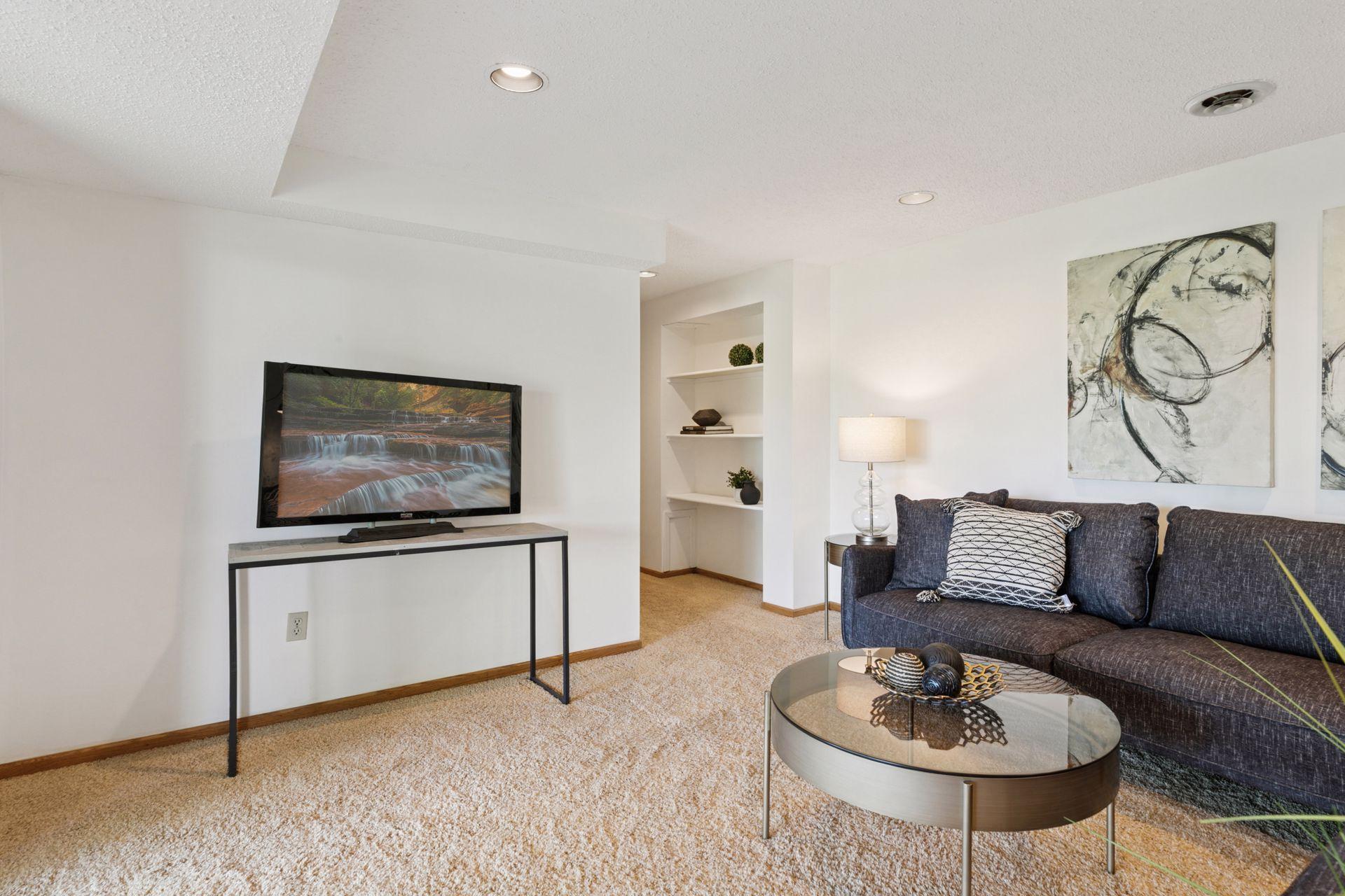 4500 Chatsworth Street N