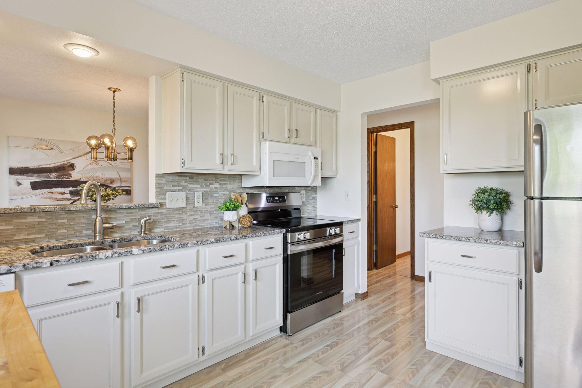 4500 Chatsworth Street N