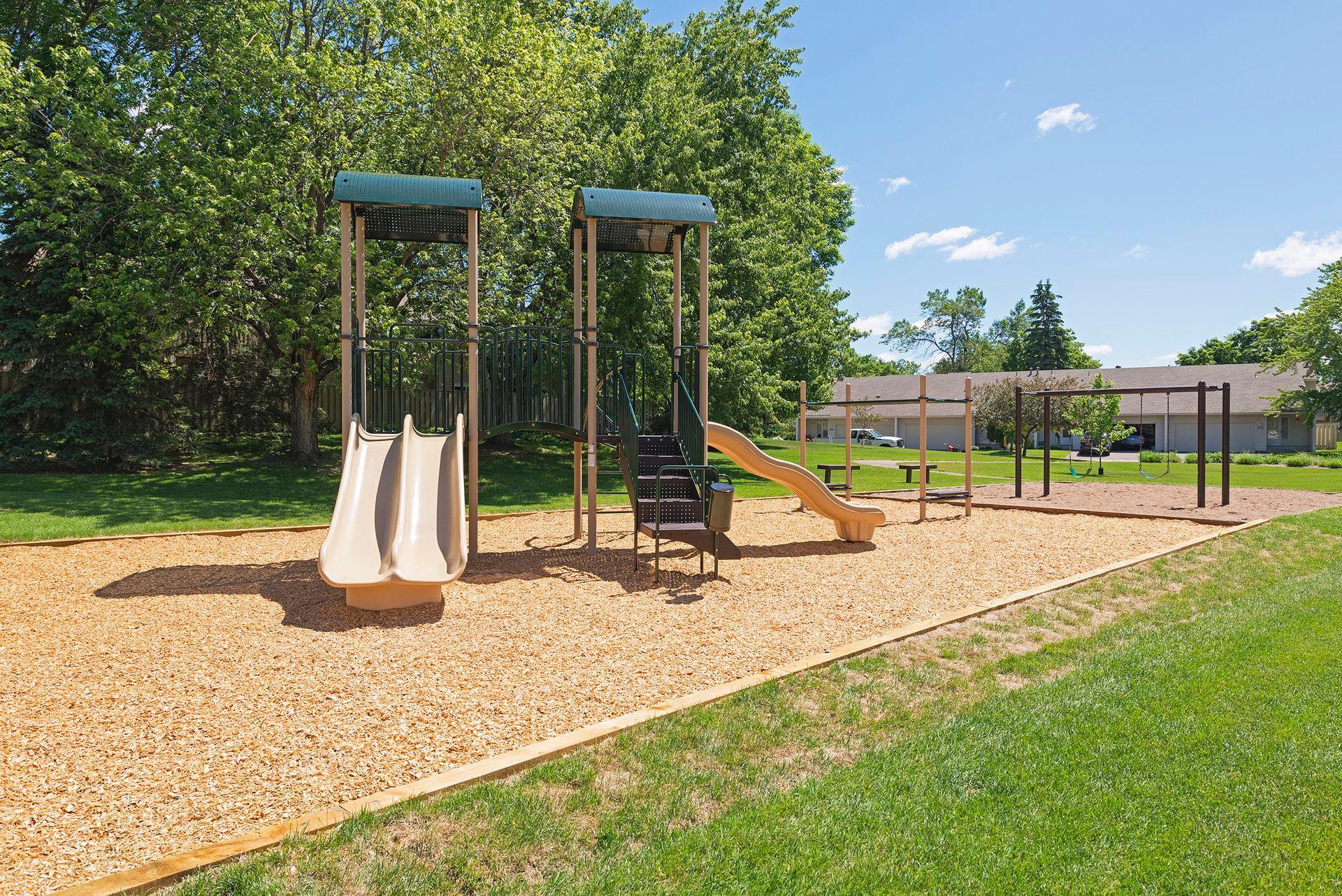 4500 Chatsworth Street N