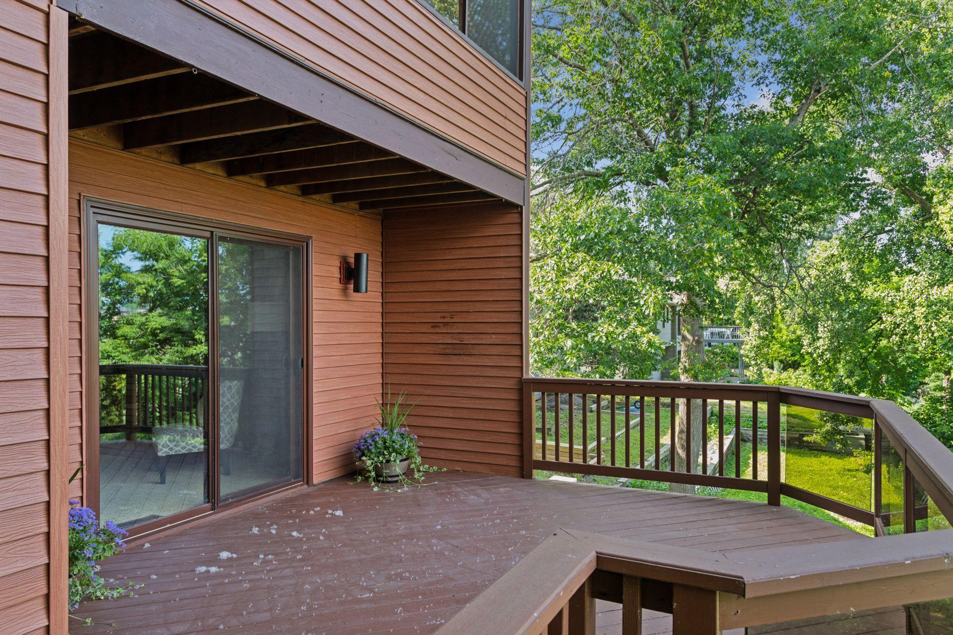 4500 Chatsworth Street N