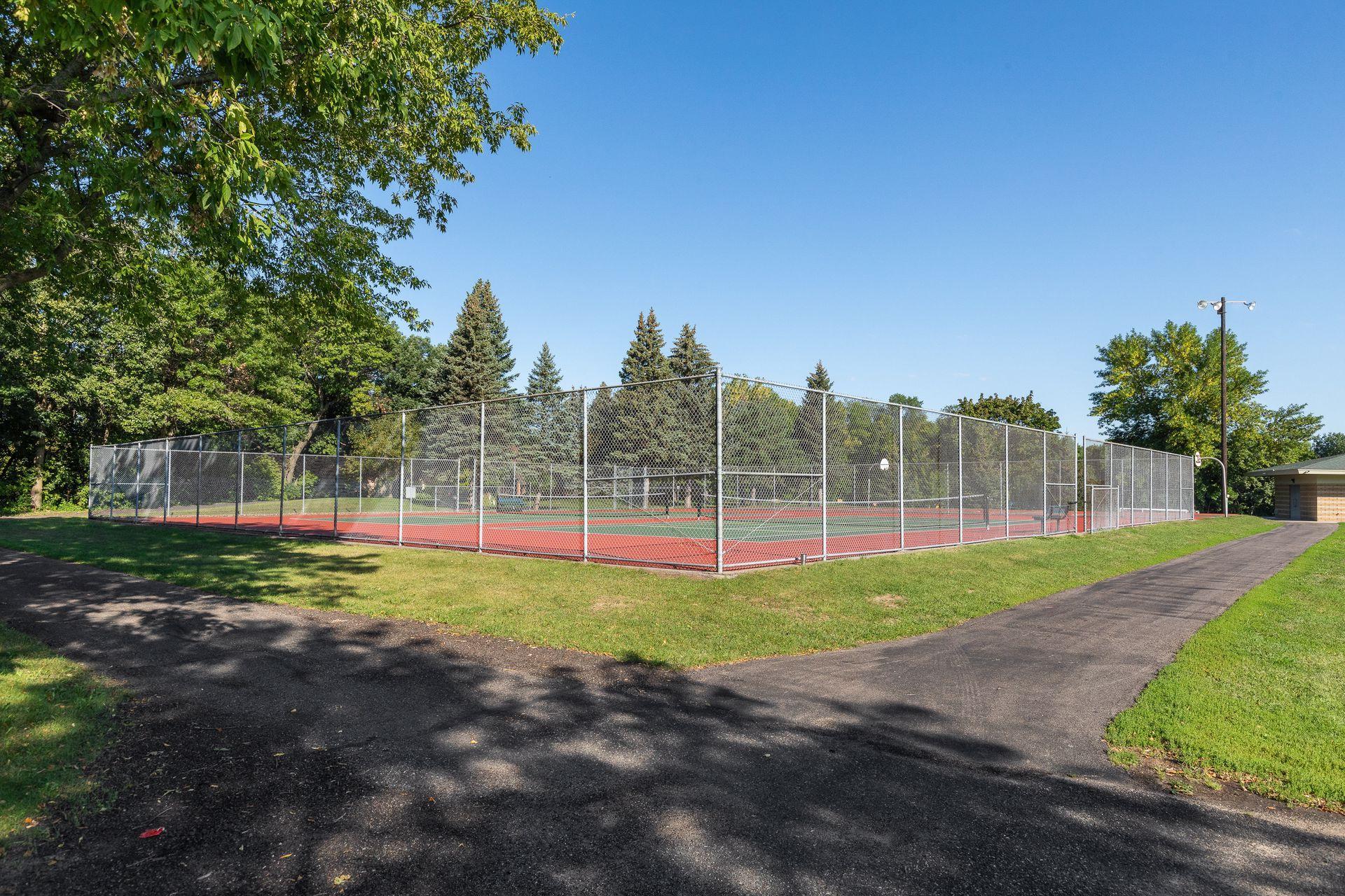 4500 Chatsworth Street N