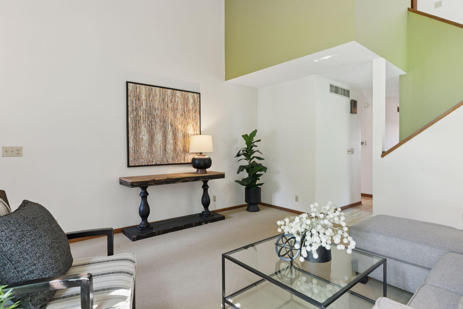 4500 Chatsworth Street N