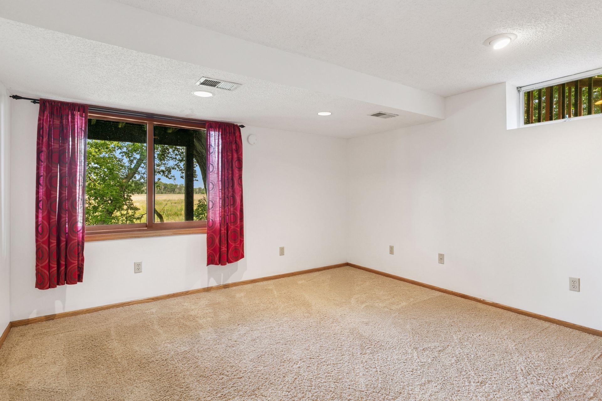 4500 Chatsworth Street N