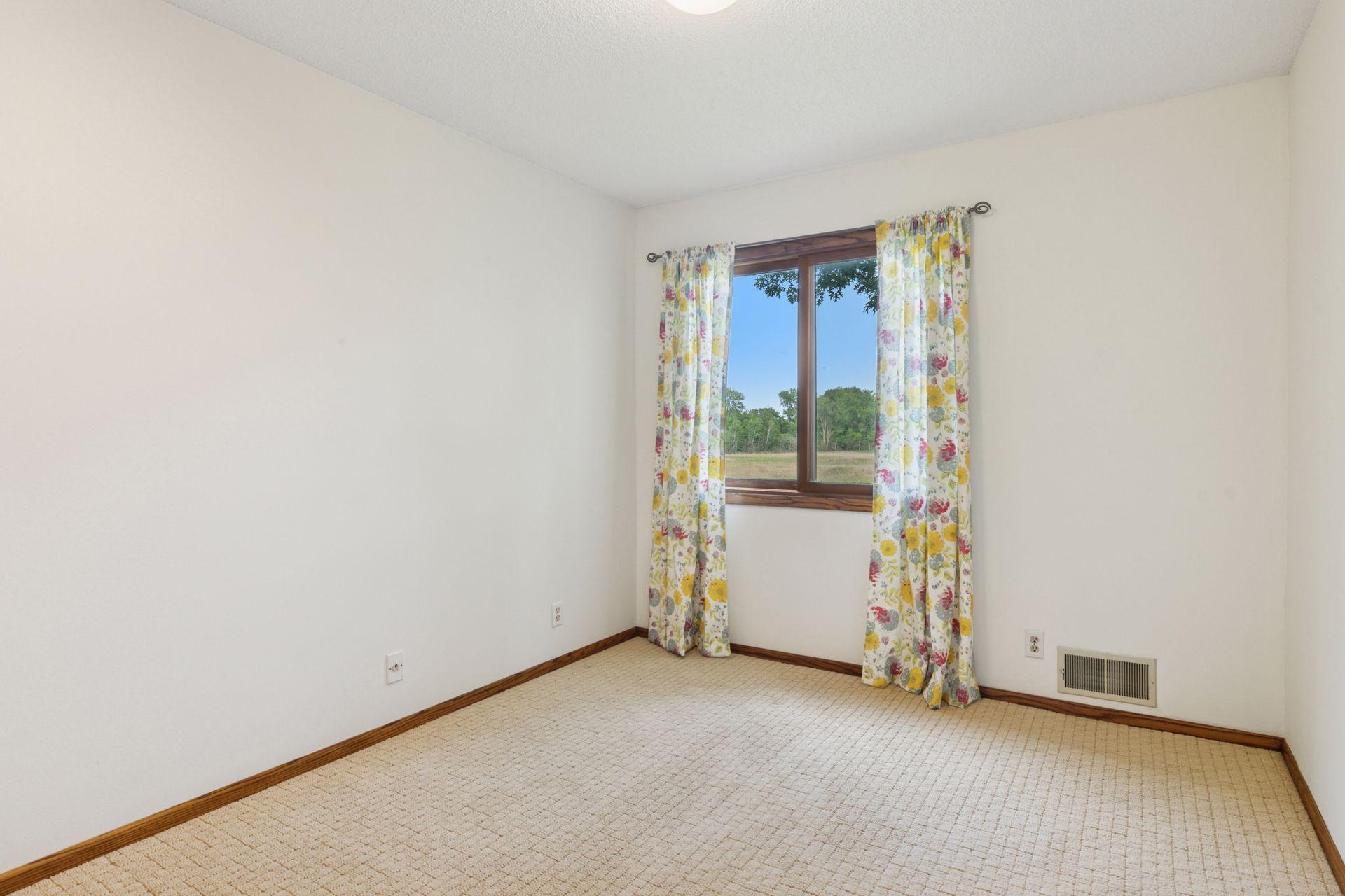 4500 Chatsworth Street N