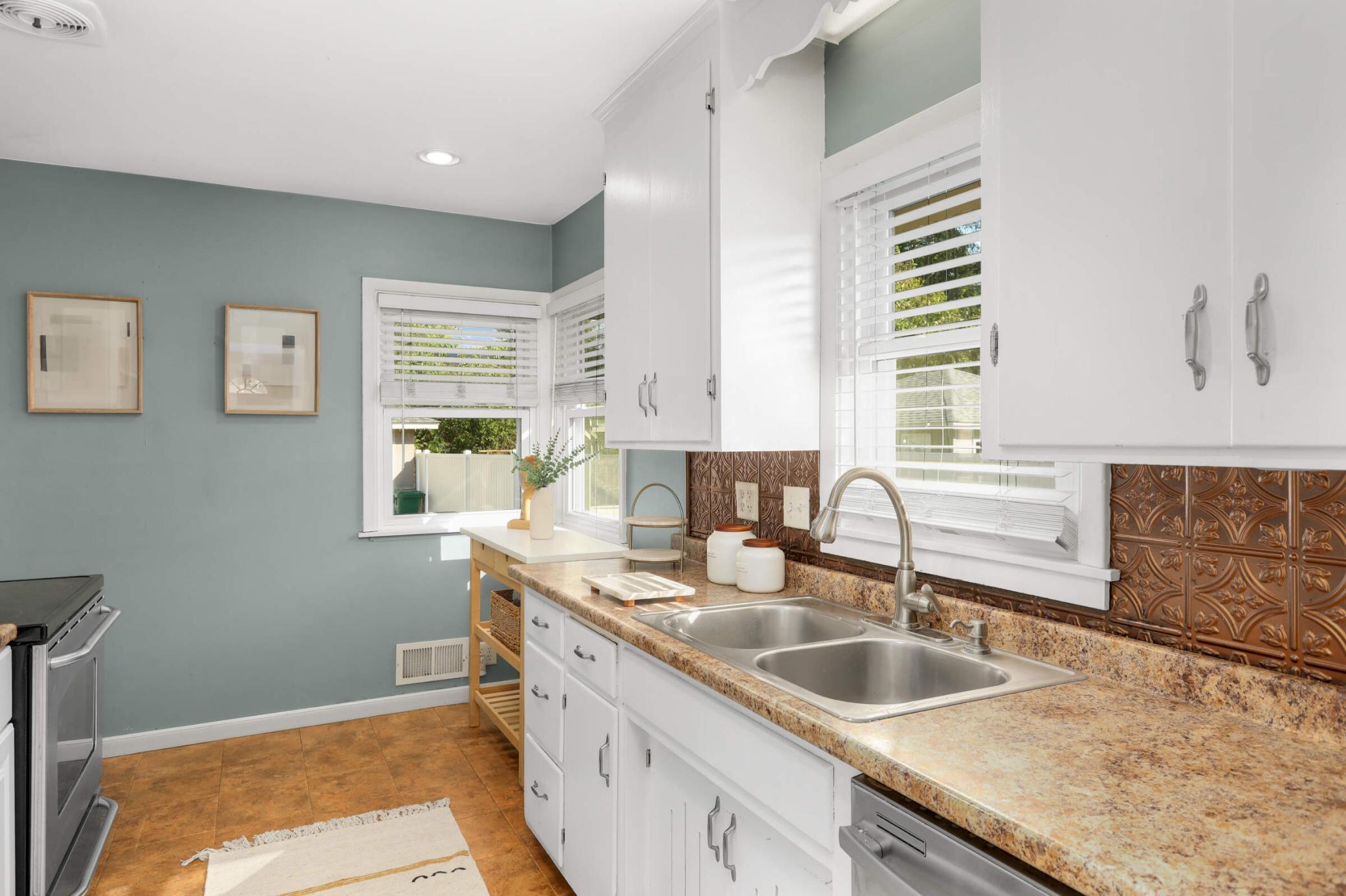 1611 Oregon Avenue S