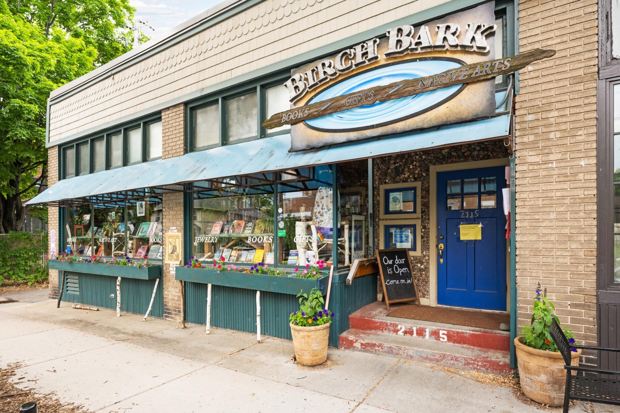 1633 Cedar Lake Parkway