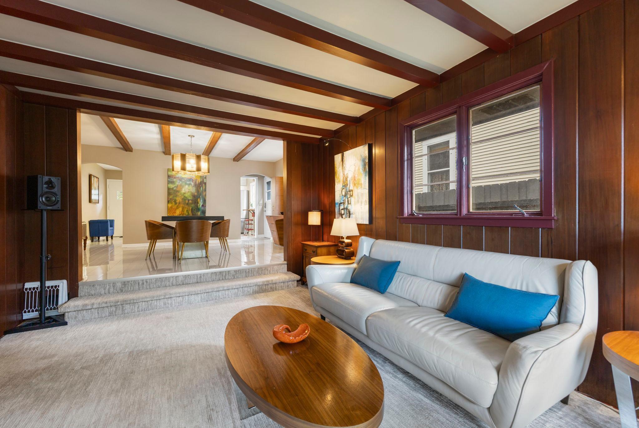 32 Sheridan Avenue S