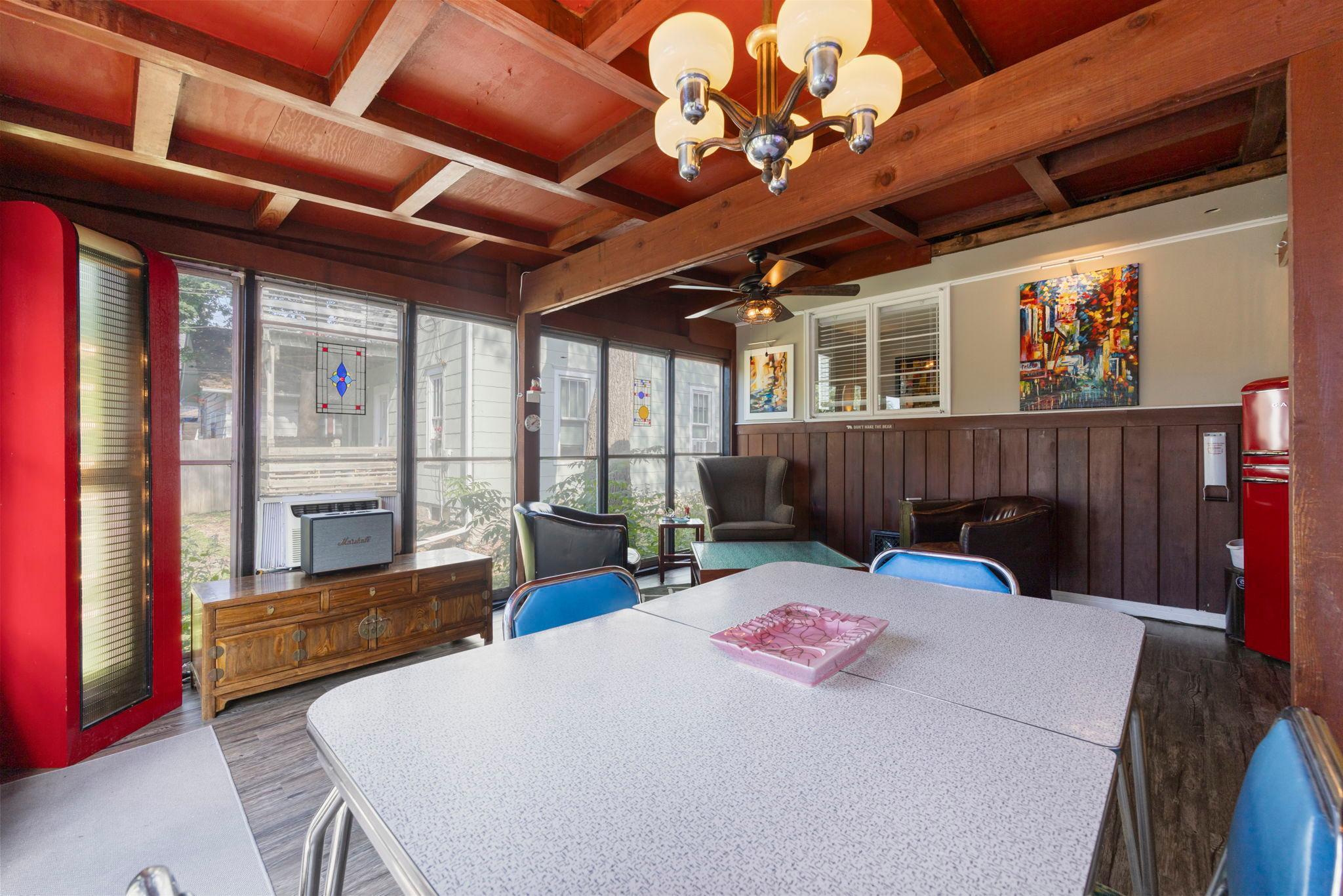 32 Sheridan Avenue S