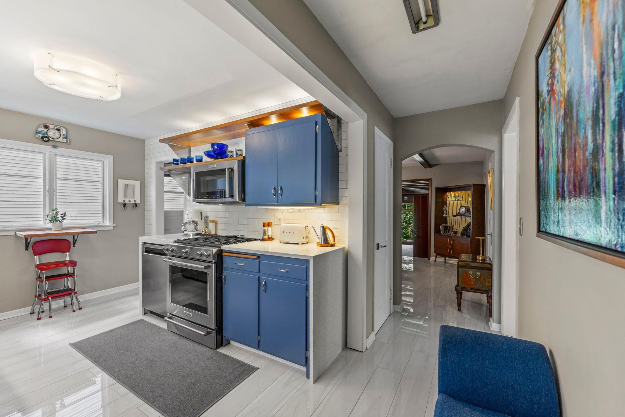 32 Sheridan Avenue S