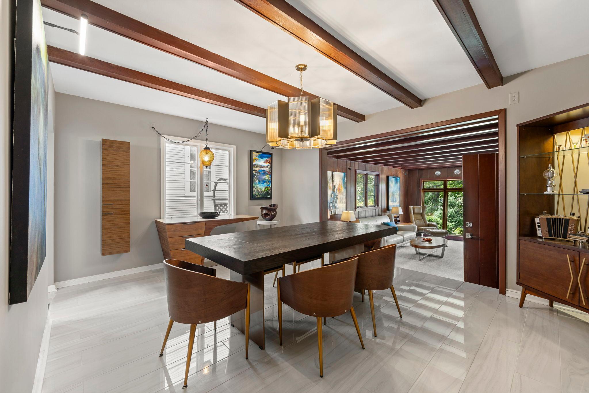 32 Sheridan Avenue S