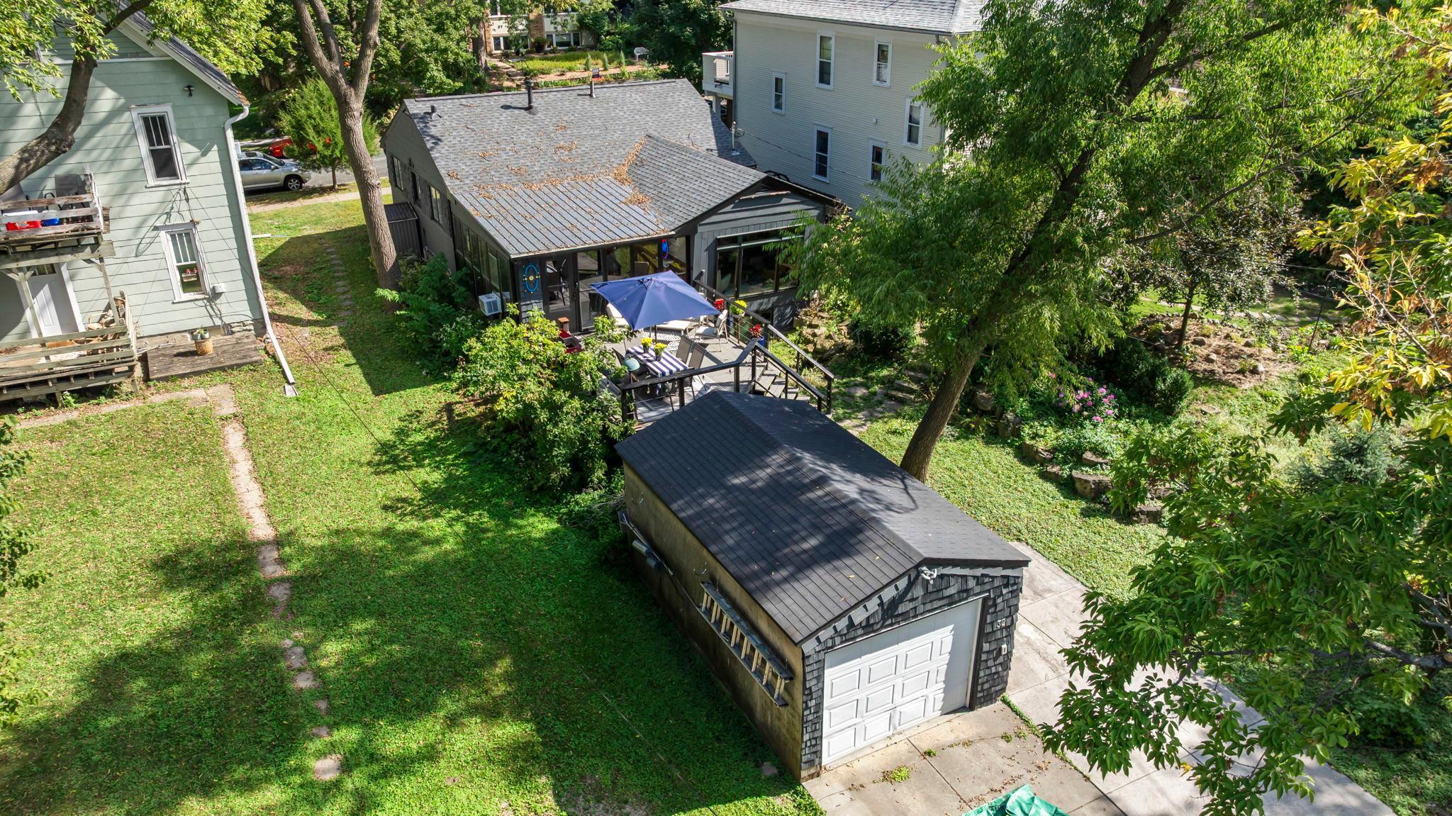 32 Sheridan Avenue S