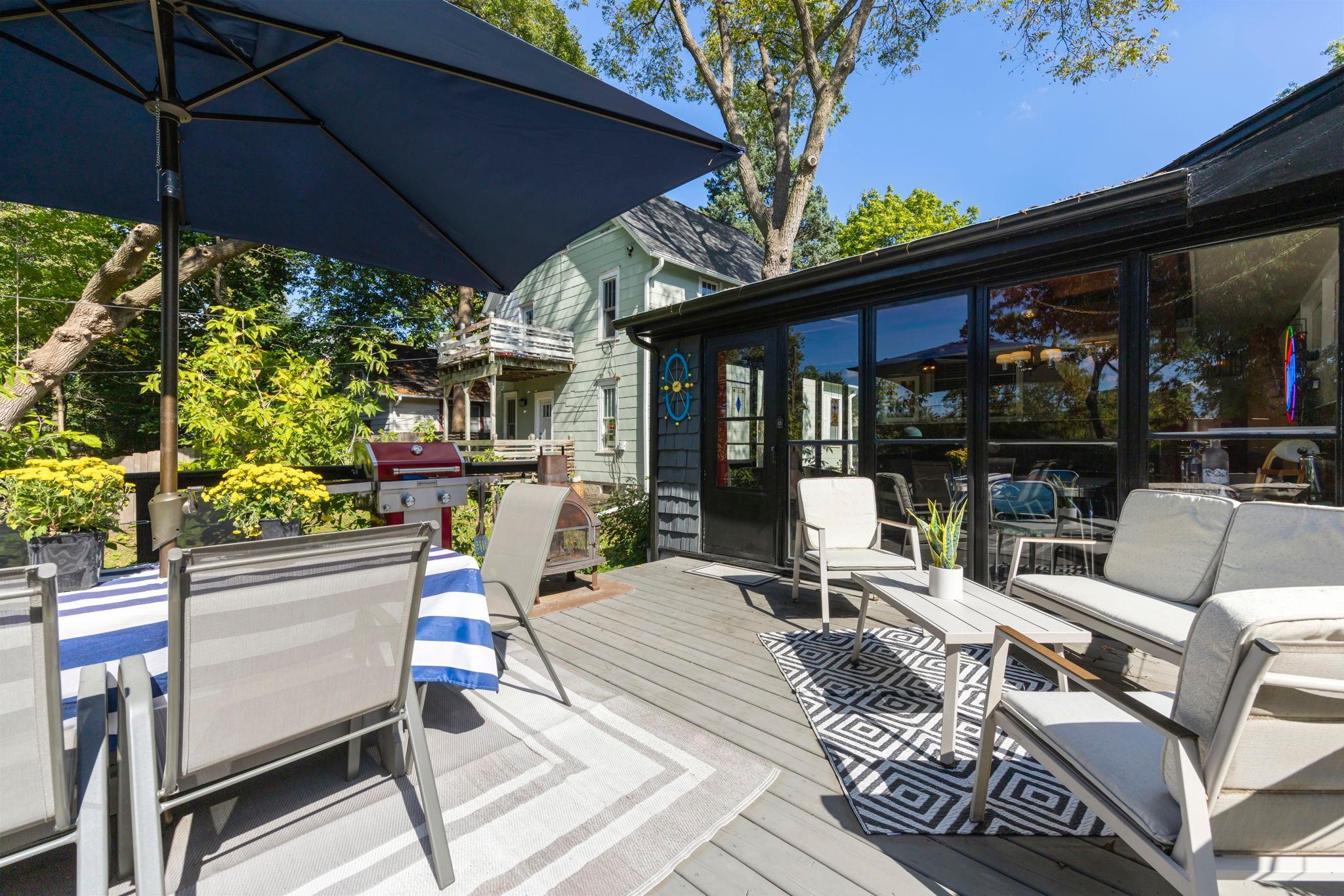 32 Sheridan Avenue S