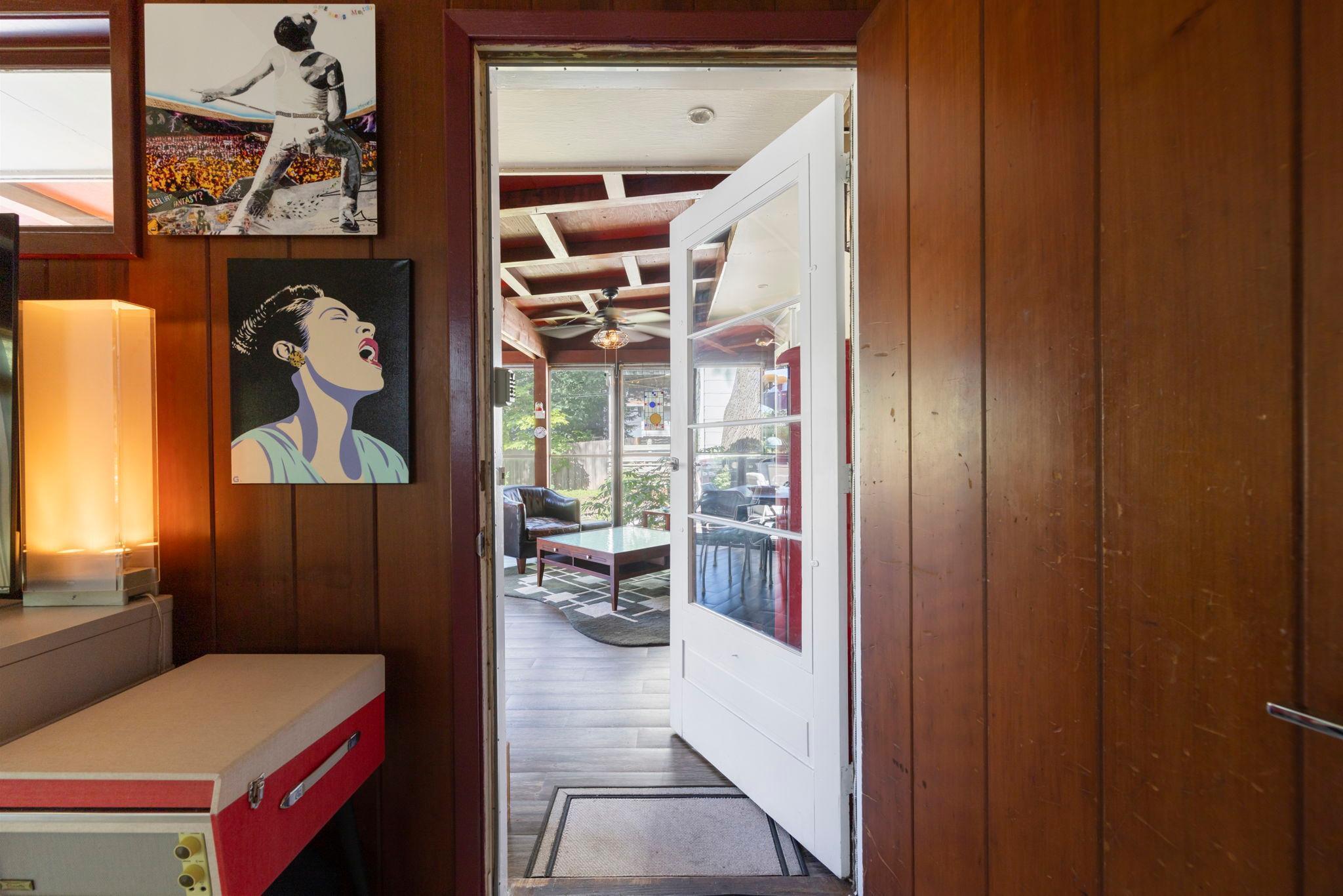 32 Sheridan Avenue S