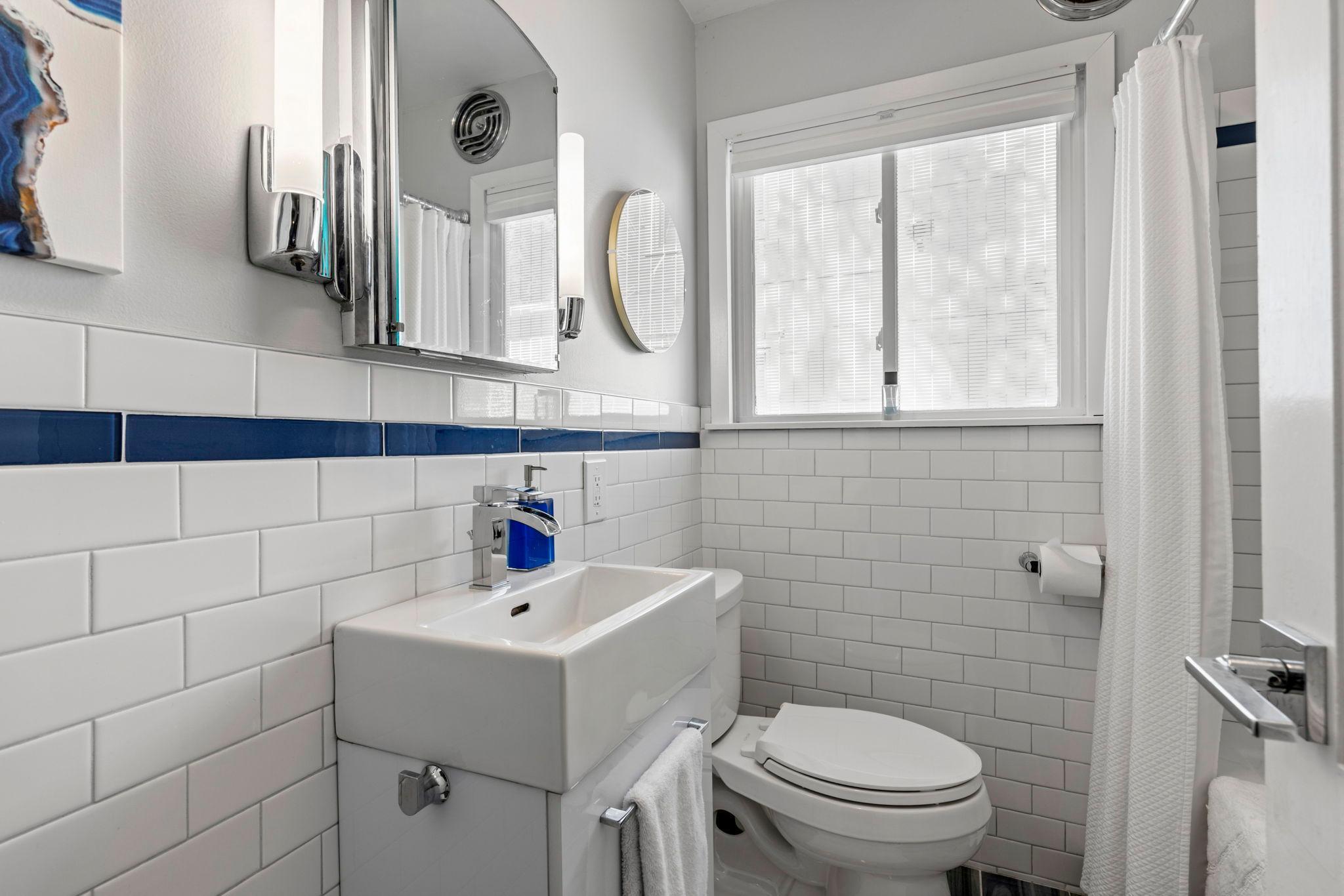 32 Sheridan Avenue S