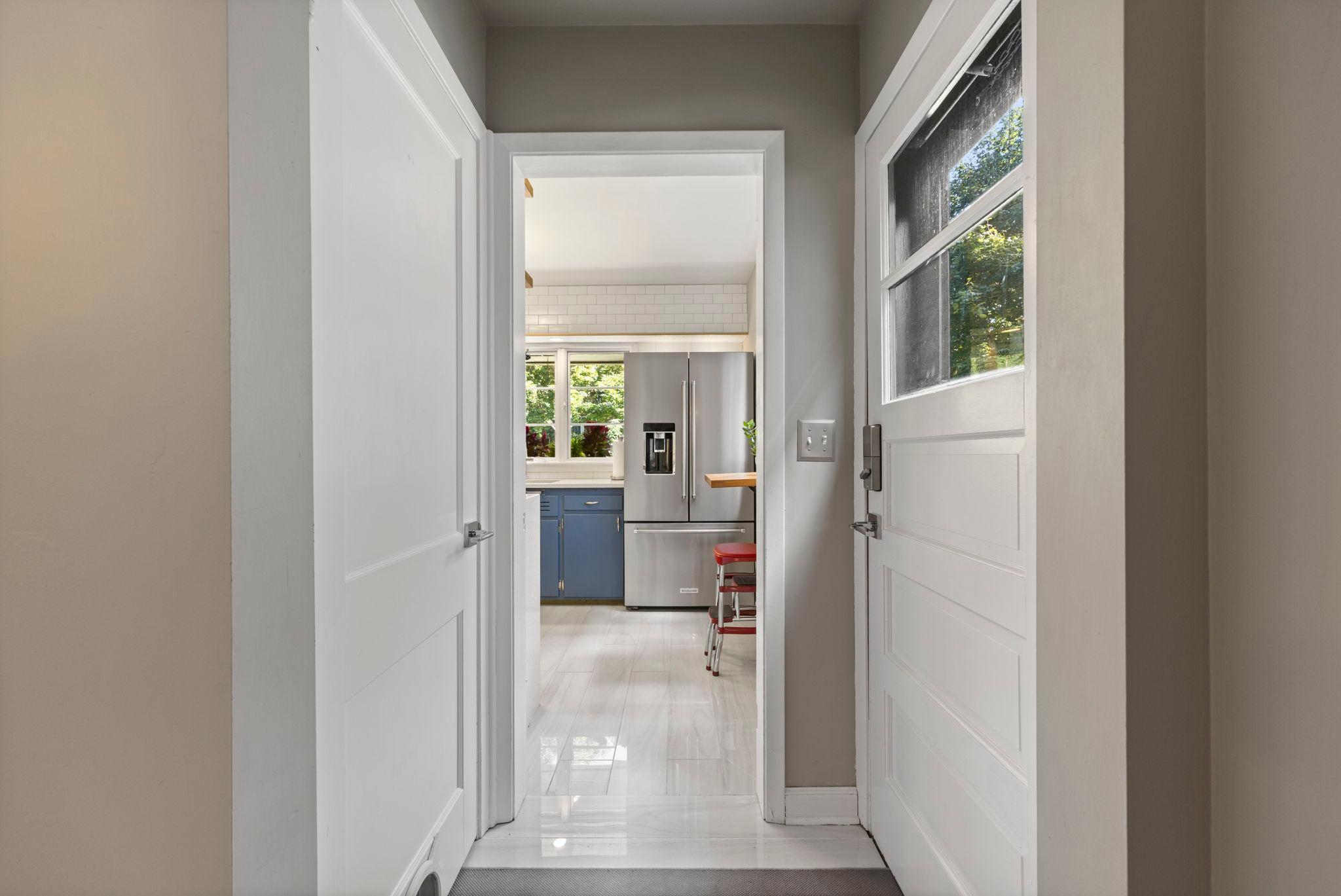 32 Sheridan Avenue S