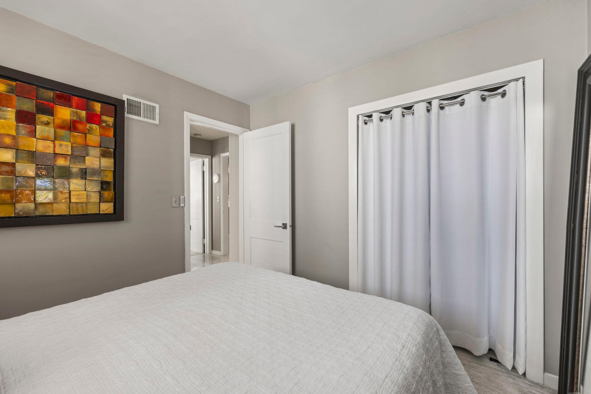 32 Sheridan Avenue S