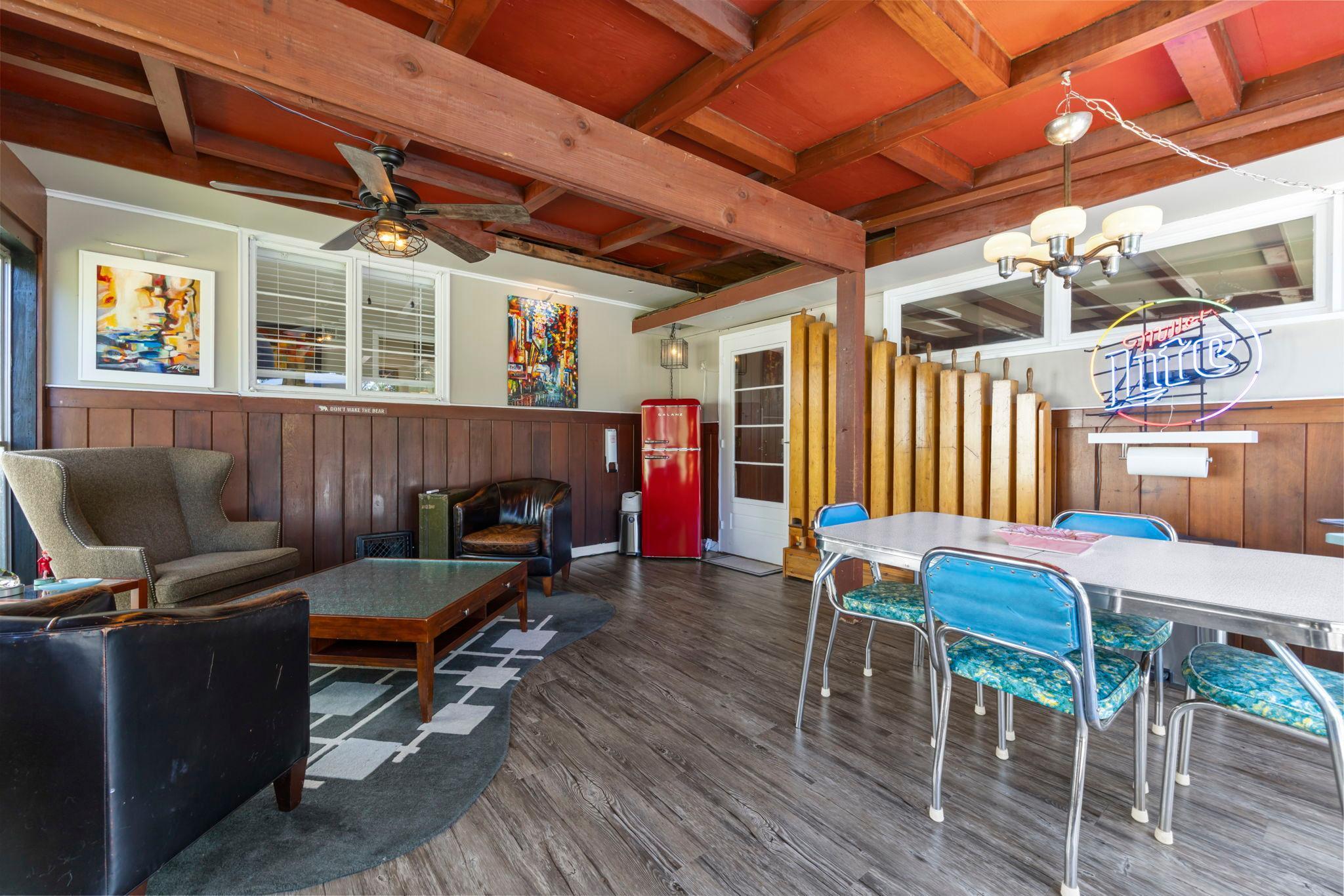 32 Sheridan Avenue S