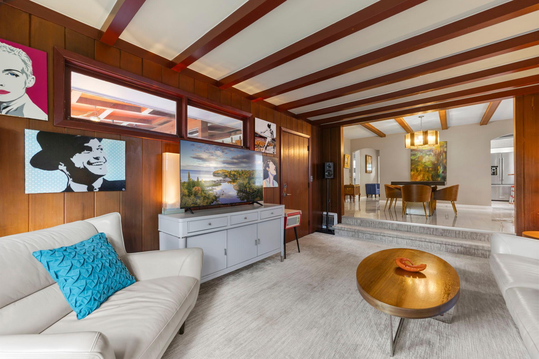 32 Sheridan Avenue S