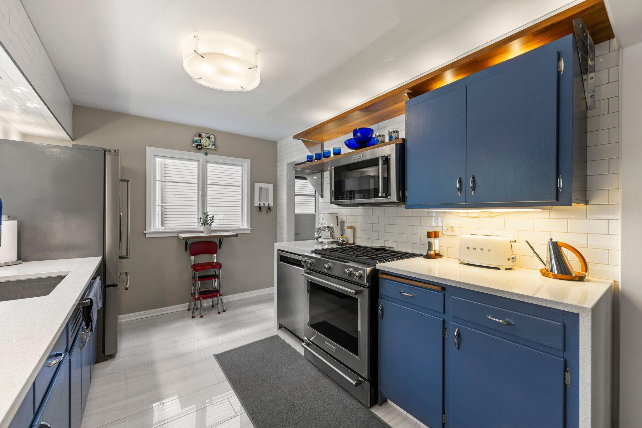 32 Sheridan Avenue S